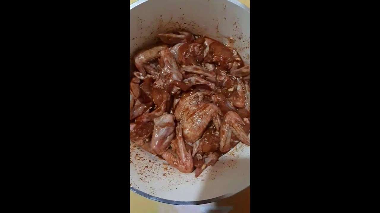 Chicken Wings Marinated with Paprika