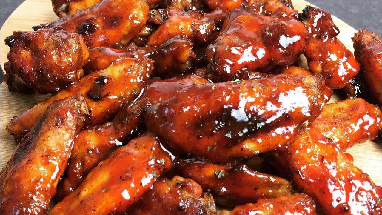 THE BEST HONEY SRIRACHA CHICKEN WINGS | CHICKEN WINGS RECIPE