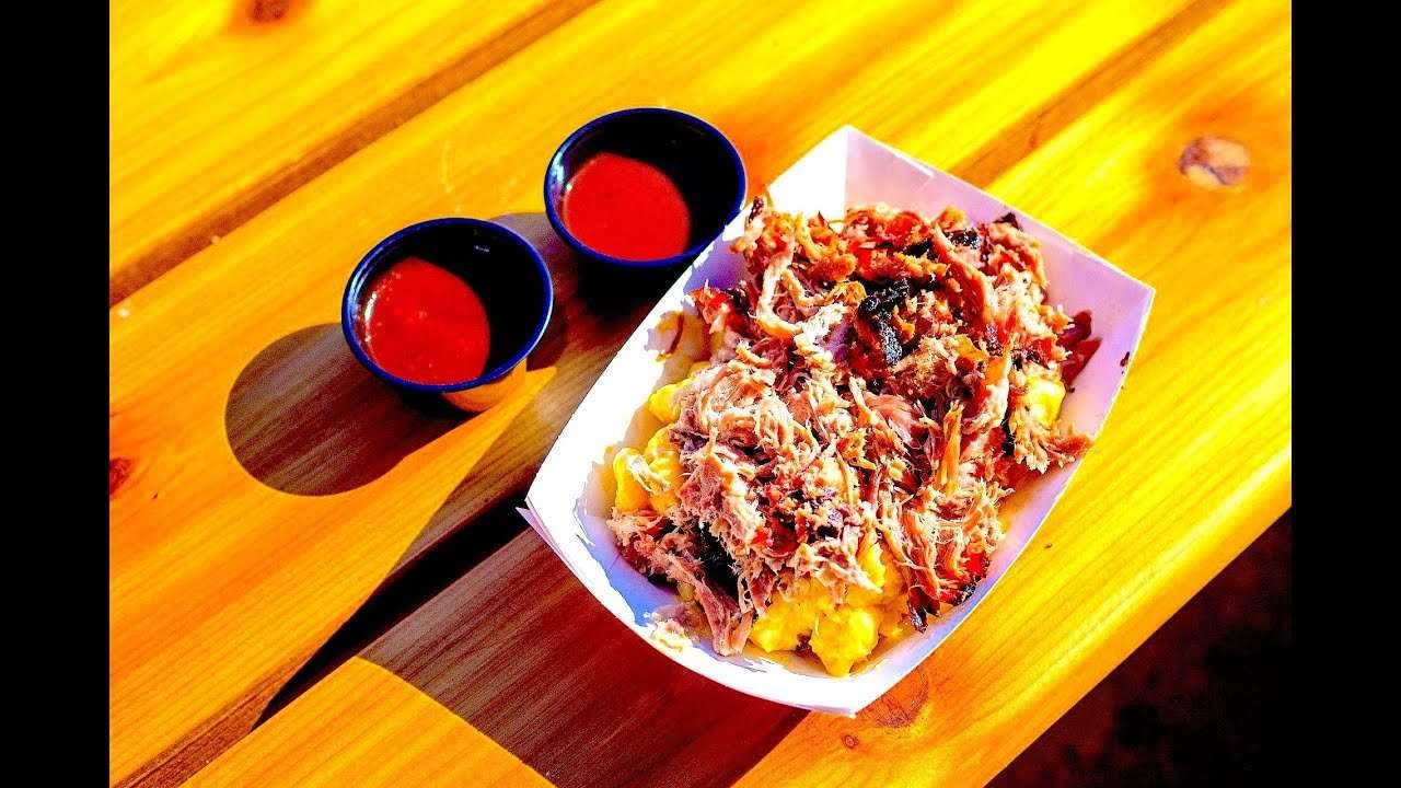 SMOKED-PAPRIKA PULLED CHICKEN BREAST W/MAC & CHEESE | Slow-blended 4-CHEESE/ HERBS MAC & CHEESE DISH