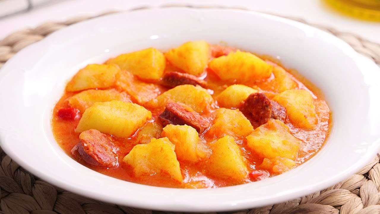 Patatas a la Riojana | Receta Tradicional muy Fácil, Rápida y Deliciosa
