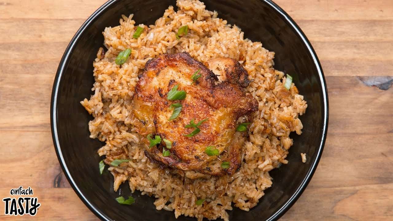 Paprika-Hähnchen mit gebratenem Reis