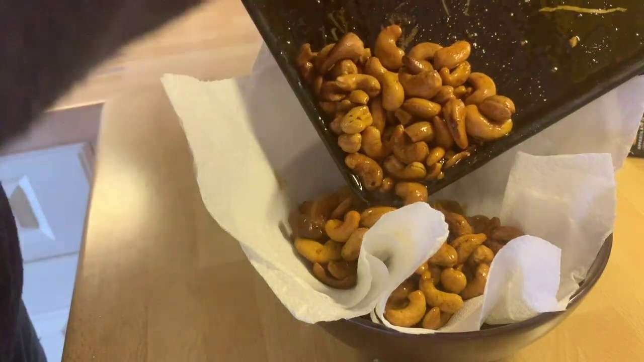How to make Garlic & Paprika Cashews