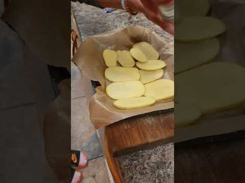 Smoked paprika potato slices