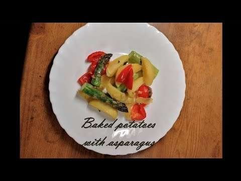 Baked potatoes with asparagus and paprika