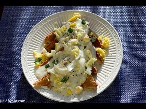 How to Make Creamed Eggs on Toast