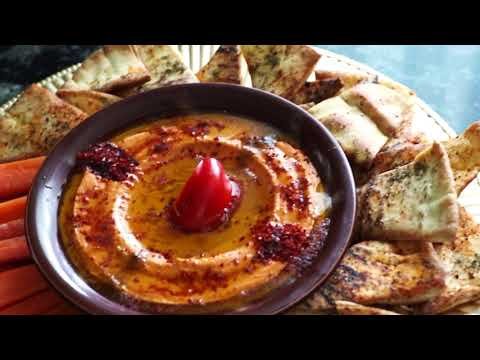 Making  – EASY –  Delicious Roasted Red Pepper Hummus