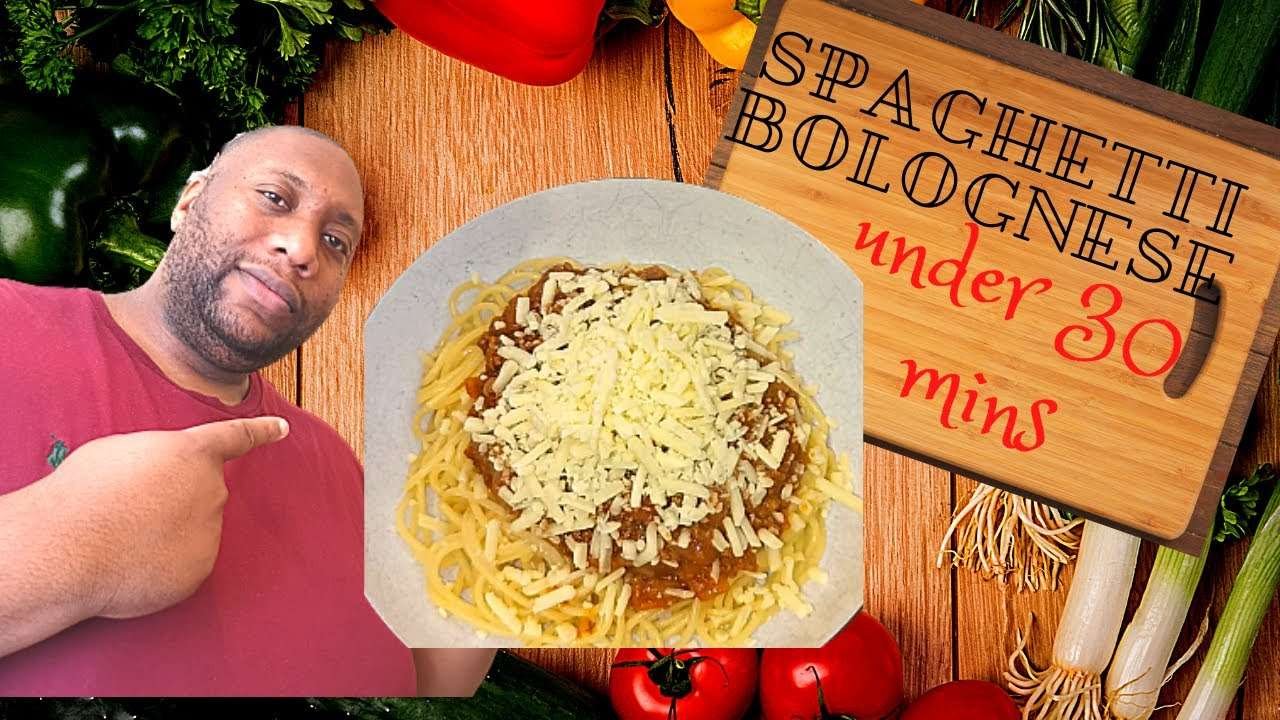 *HOW TO MAKE SPAGHETTI BOLOGNESE UNDER 30 MINS* delicious and nutritious Quick spaghetti bolognese.