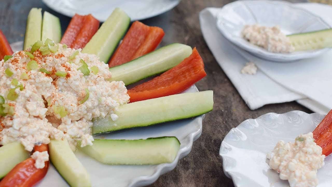 Hungarian Cottage Cheese Dip – Körözött