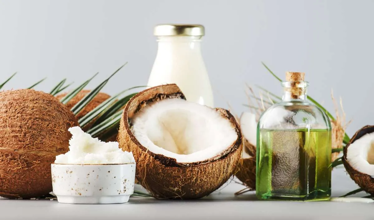 The Difference Between MCT Oil and Coconut Oil | Coconut Oil Benefits | MCT Oil Benefits
