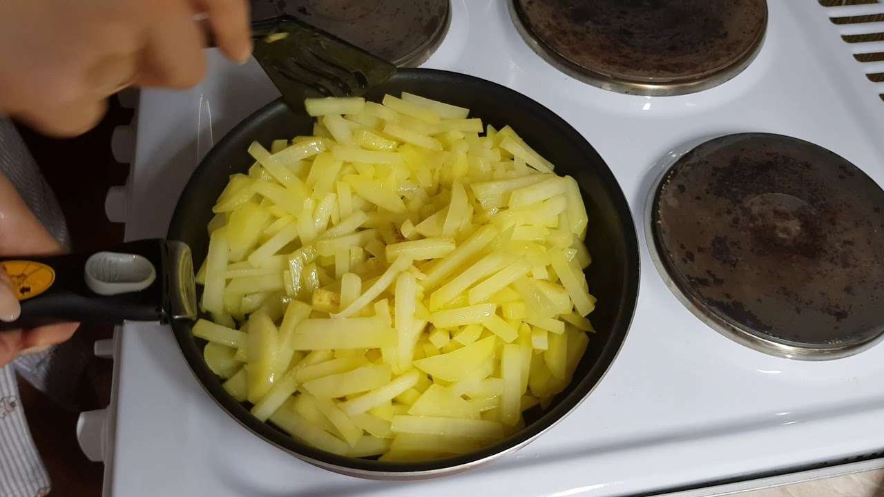ЖАРЕНЫЙ КАРТОФЕЛЬ С КОПЧЁНОЙ ПАПРИКОЙ ( FRIED POTATOES WITH SMOKED PAPRIKA )