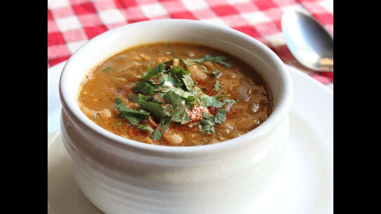 White Bean Chicken Breast Chili – Easy & Healthy Chicken Chili Recipe