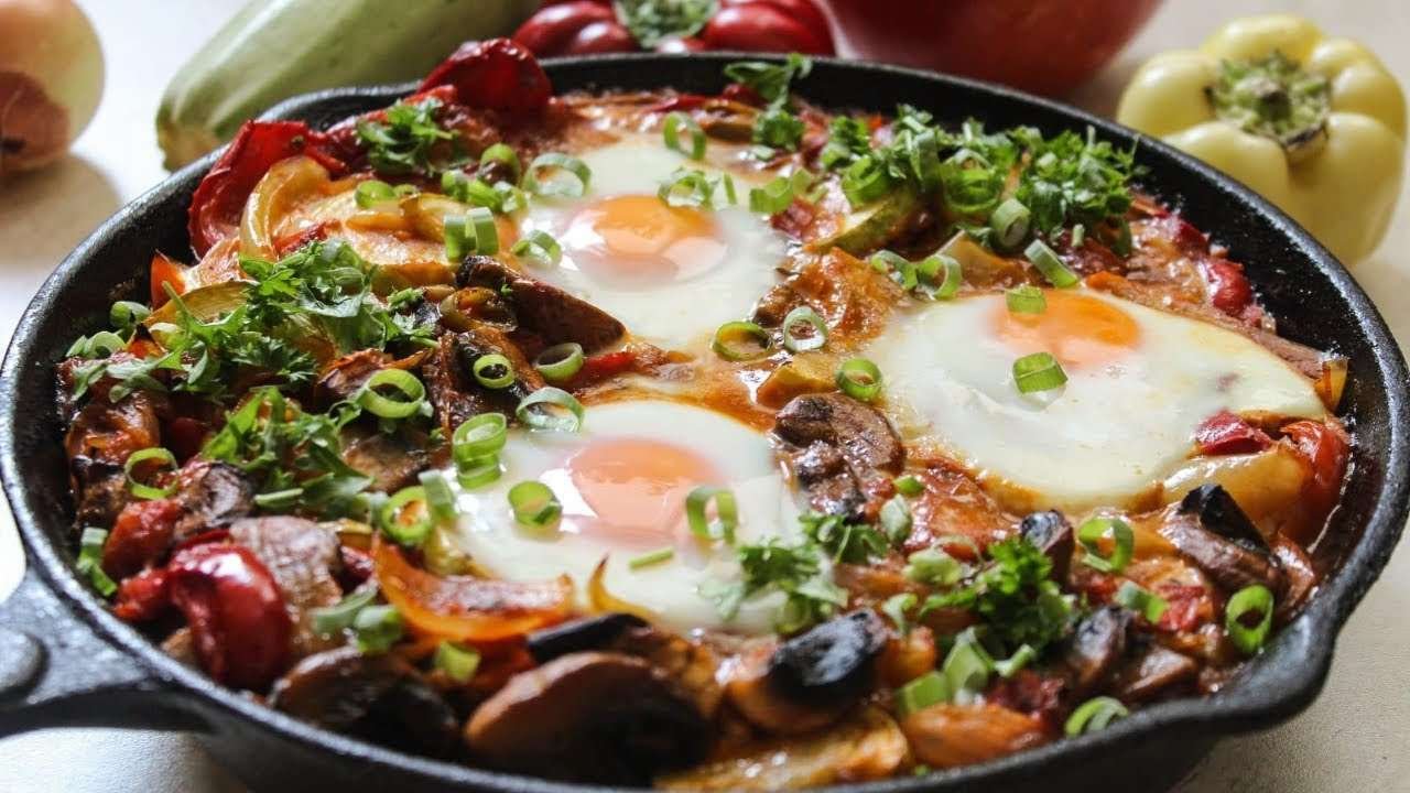 HUNGARIAN INSPIRED VEGETARIAN STEW | HUNGARIAN LECSO | COOKING WITH FLOW