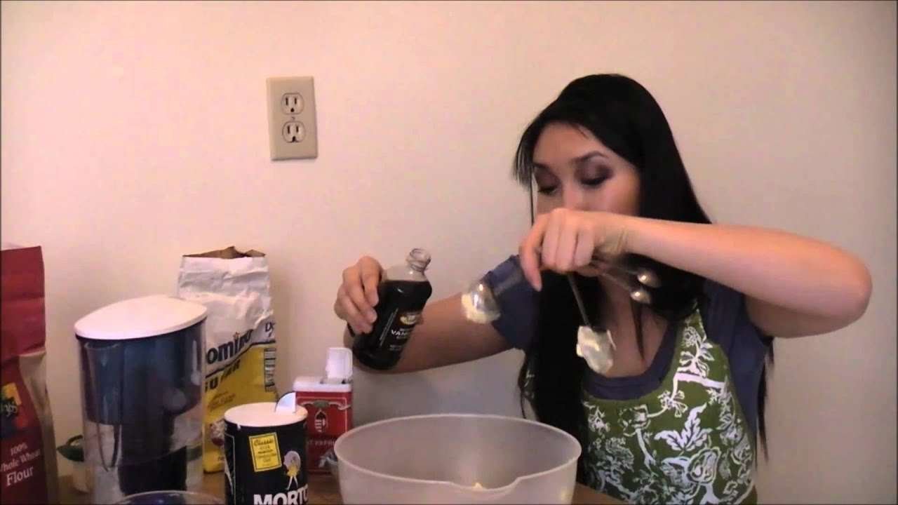 FOOD Bites: Homemade Wheat Thins w/ Cassey