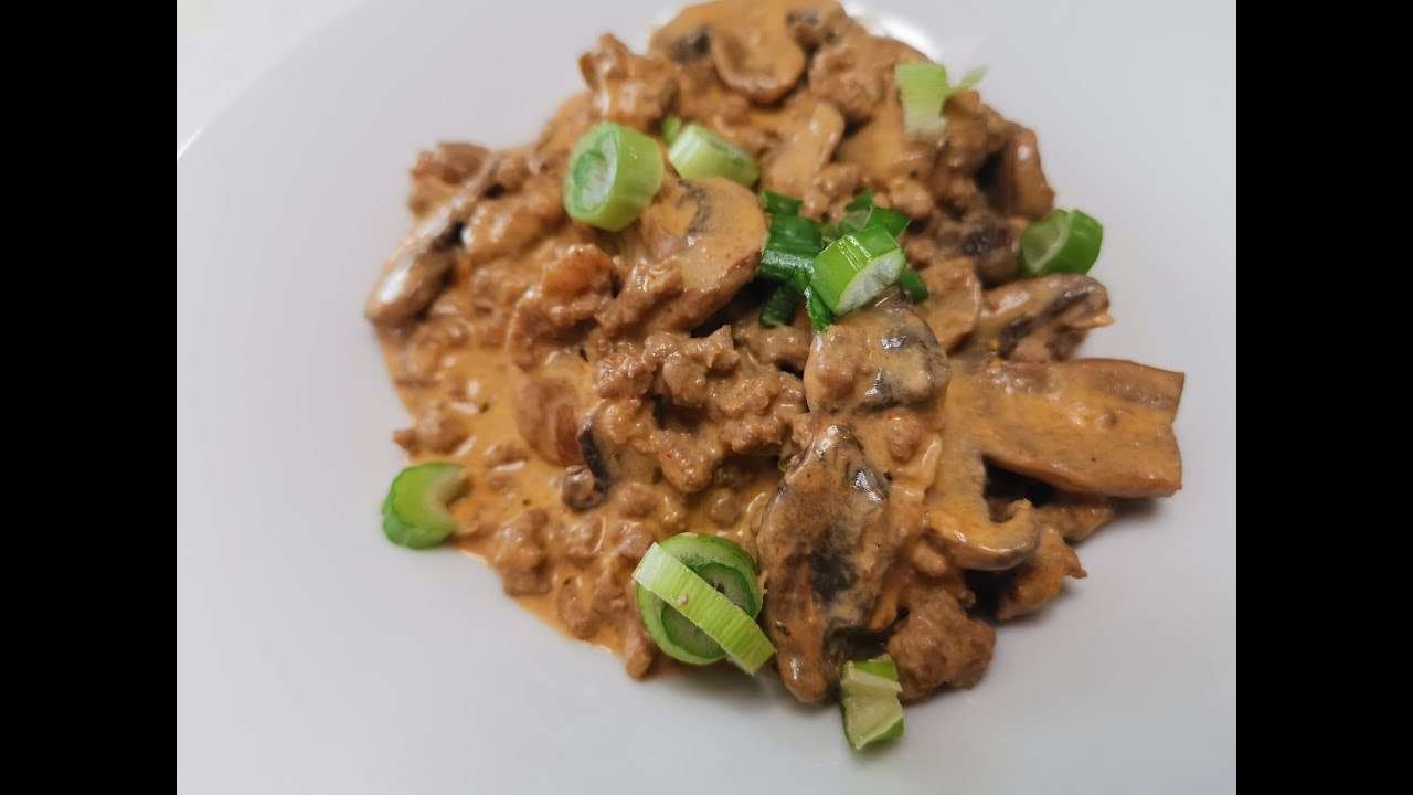 How TO MAKE EASY KETO BEEF STROGANOFF