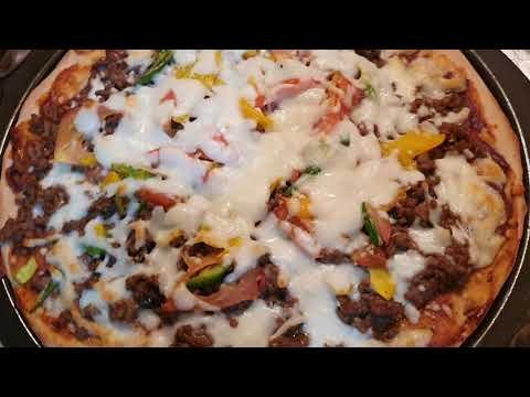 طريقة عمل البيتزا سهله ولذيذه وسريعه a easy recipe to make delicious and fast pizza