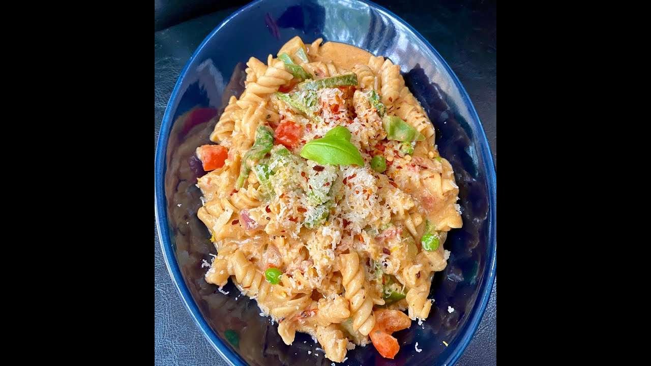 One Pot Creamy Chickpea Pasta l Guten Free l Vegetarian Medley