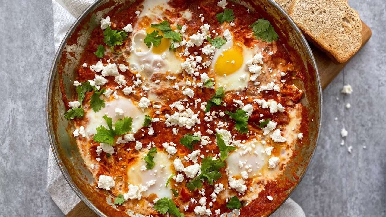 Shakshuka recipe -How to make Shakshuka-Easy Shakshuka recipe- Eggs poached in tomato sauce