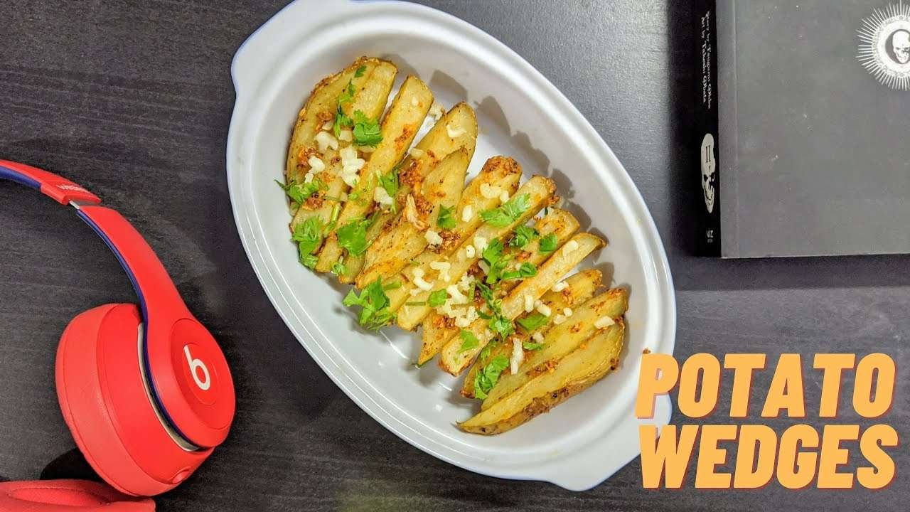 Garlic Potato Wedges | Best Oven Baked Potato Wedges recipe | Recipe in Hindi