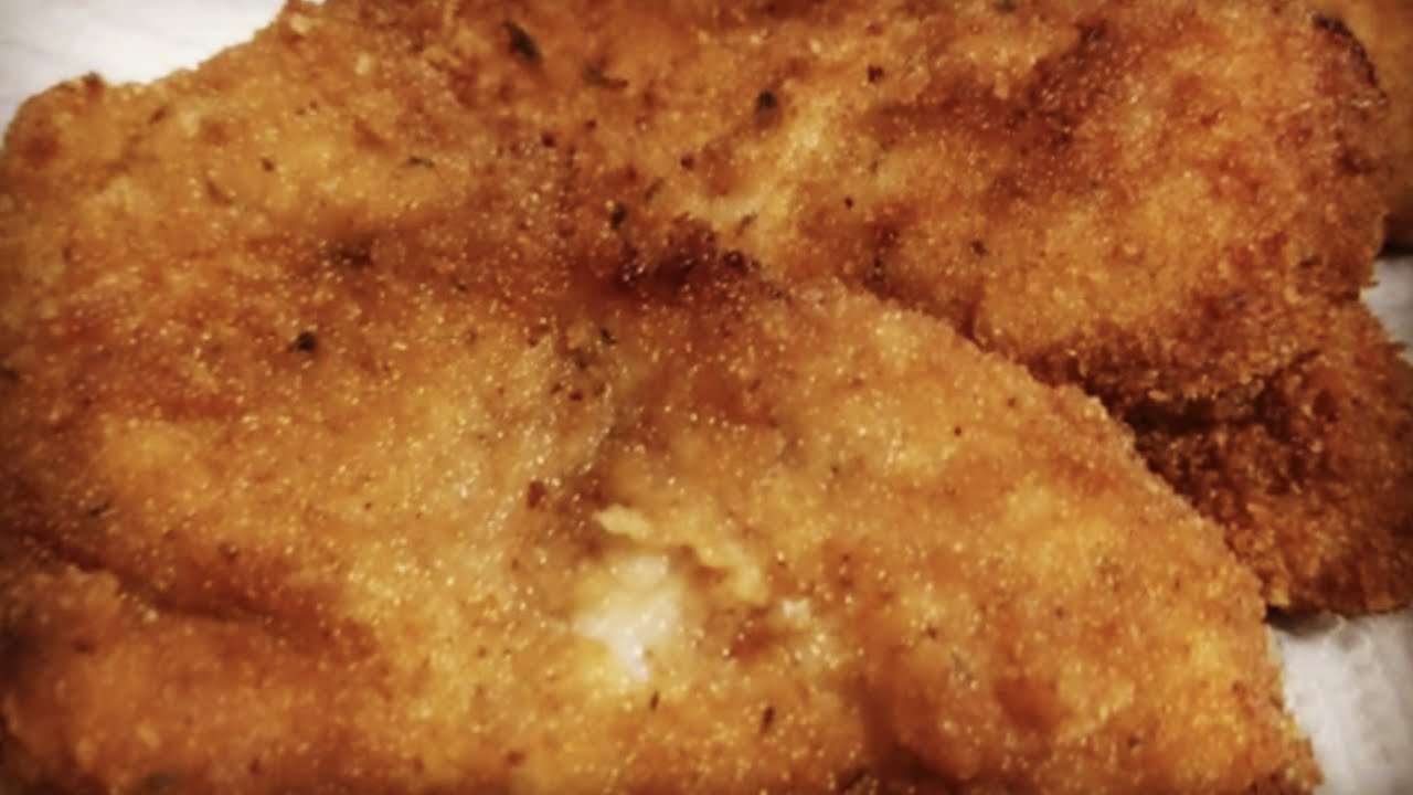 Fried Pork Chops  Easy Simple Recipe | Fresh Ingredients | COOKING WITH QUE AND MORE