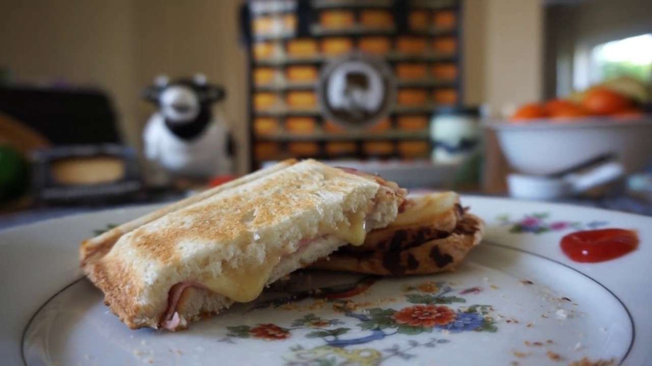 Grilled paprika cheese sandwich