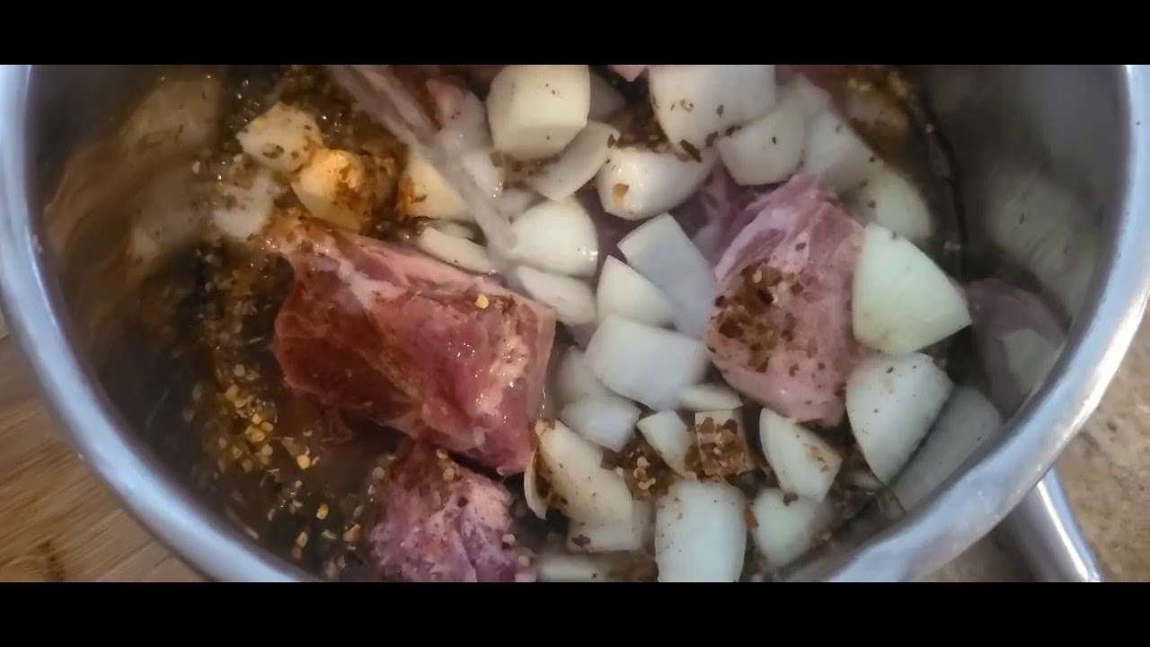 Smothered Neck Bones and Gravy | SOUL FOOD