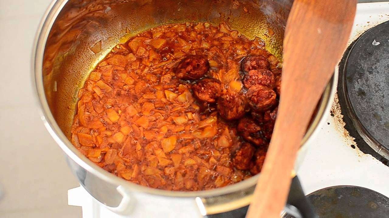 Hungry Hungarian Mealtime – Pursuit Paprikáskrumpli