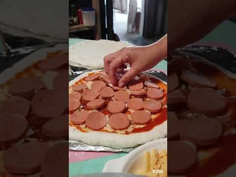 PIZZA: hungarian sausage and mushroom pizza/homemade pizza