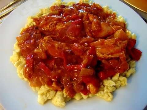 Hungarian Chicken Paprikash – Csirke Porkolt