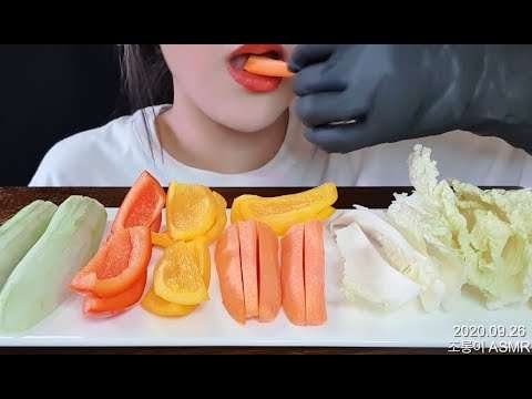 Mukbang ASMR Cucumber, paprika, carrot and chinese cabbage 오이, 파프리카, 당근, 알배추 먹방