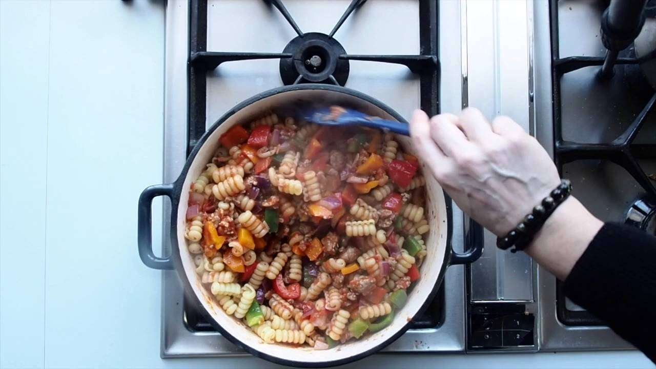 Pasta med salsiccia og paprika