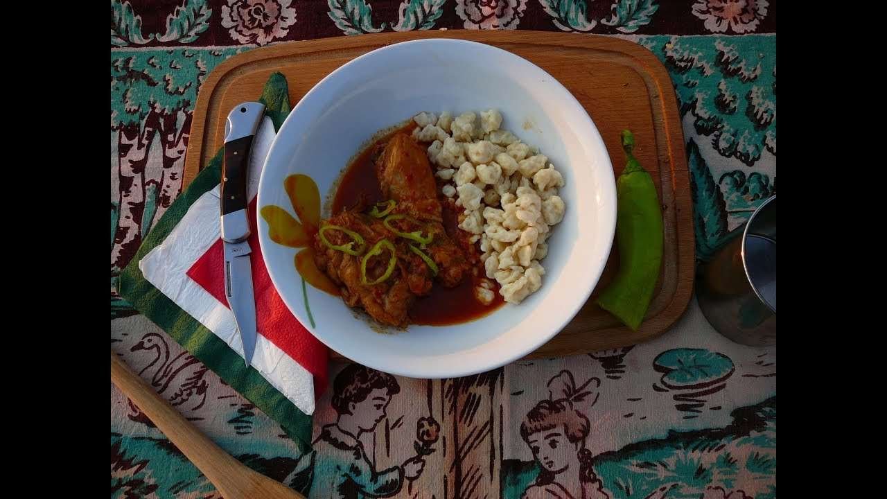 Szemesi tejfölös csirkepaprikás – Szemes style chicken with paprika and sour cream