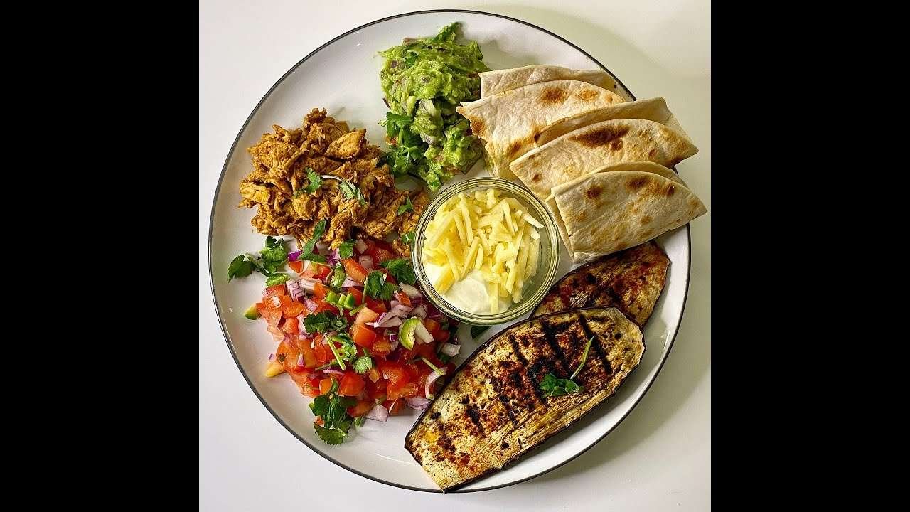 Super yummy, low calorie pulled chicken tacos