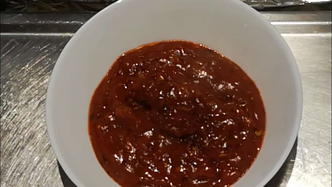 Easy & Quick Homemade Pizza Sauce پیزا چٹنی (Hemlagad pizzasås) | What's Cooking by Noor