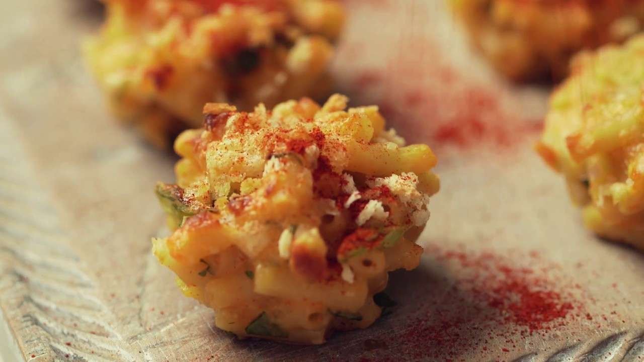 Mac N Cheese Paprika Bits
