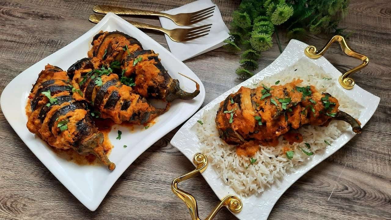hassleback brinjals with chicken in smoked veggies sauce ۔۔۔۔۔written recipe in description