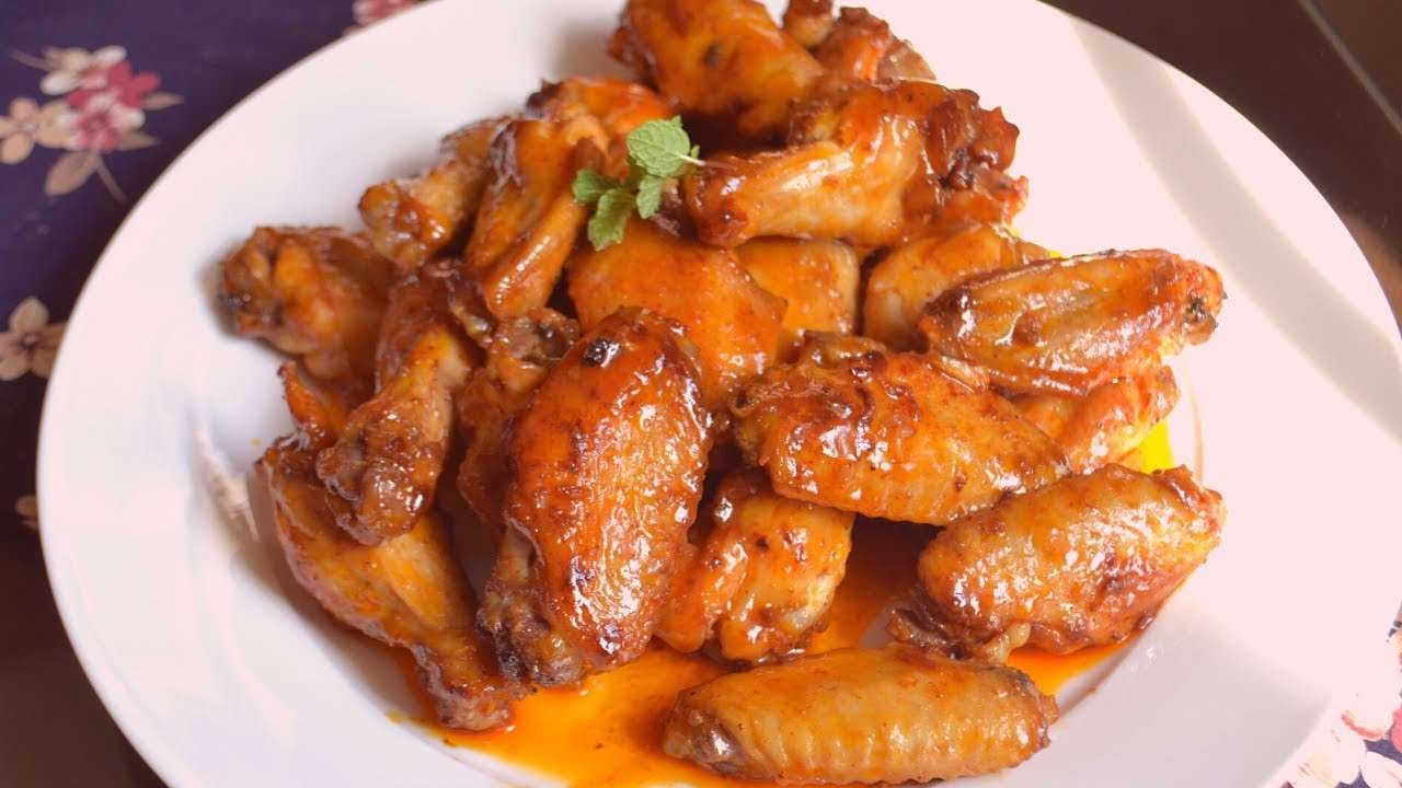 Easy homemade BUFFALO WINGS  |  Juicy and Tangy Buffalo Wings Recipe