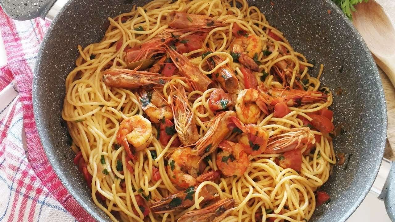 Black tiger prawns spaghetti in fresh tomatoes…
