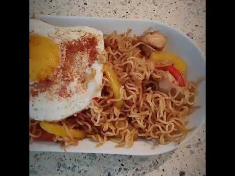 Chicken noodles with honey and paprika