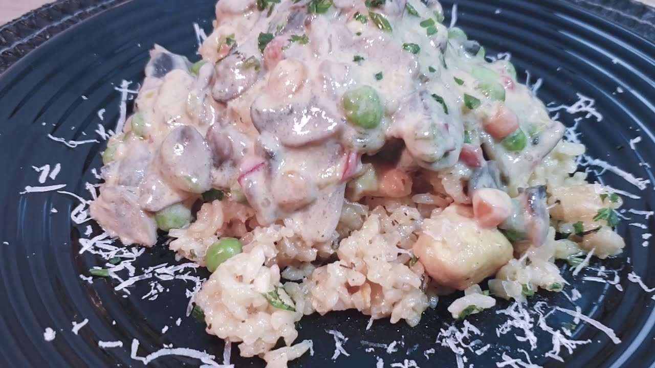 Rižoto sa piletinom/Risotto mit Hähnchenbrust/Risotto with chicken breast