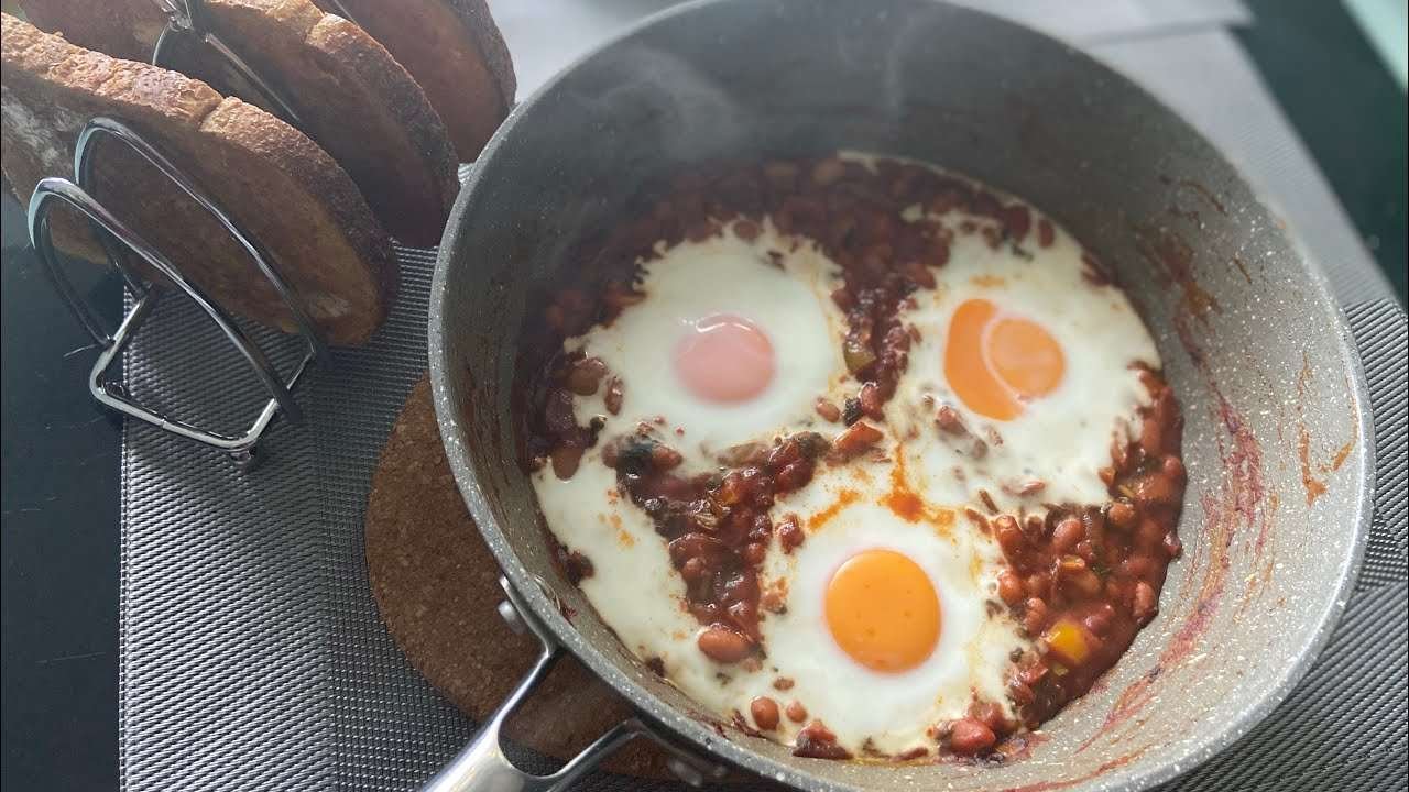 Shakshuka – Mediterranean breakfast dish recipe by sizzlingdelightsbysana