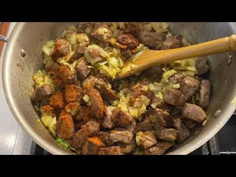 PREVIEW – HUNGARIAN GOULASH in Josie's FUN Kitchen!