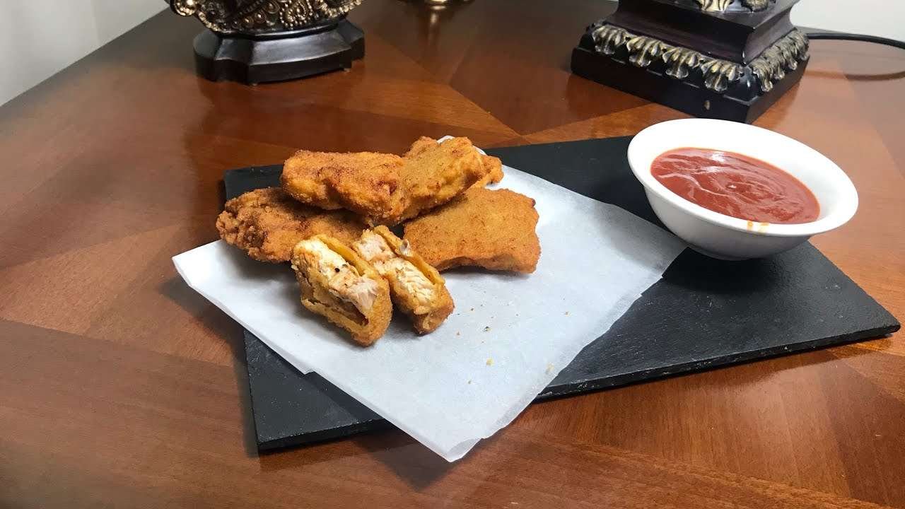 Easy and delicious chicken nuggets recipe||NazKitchen