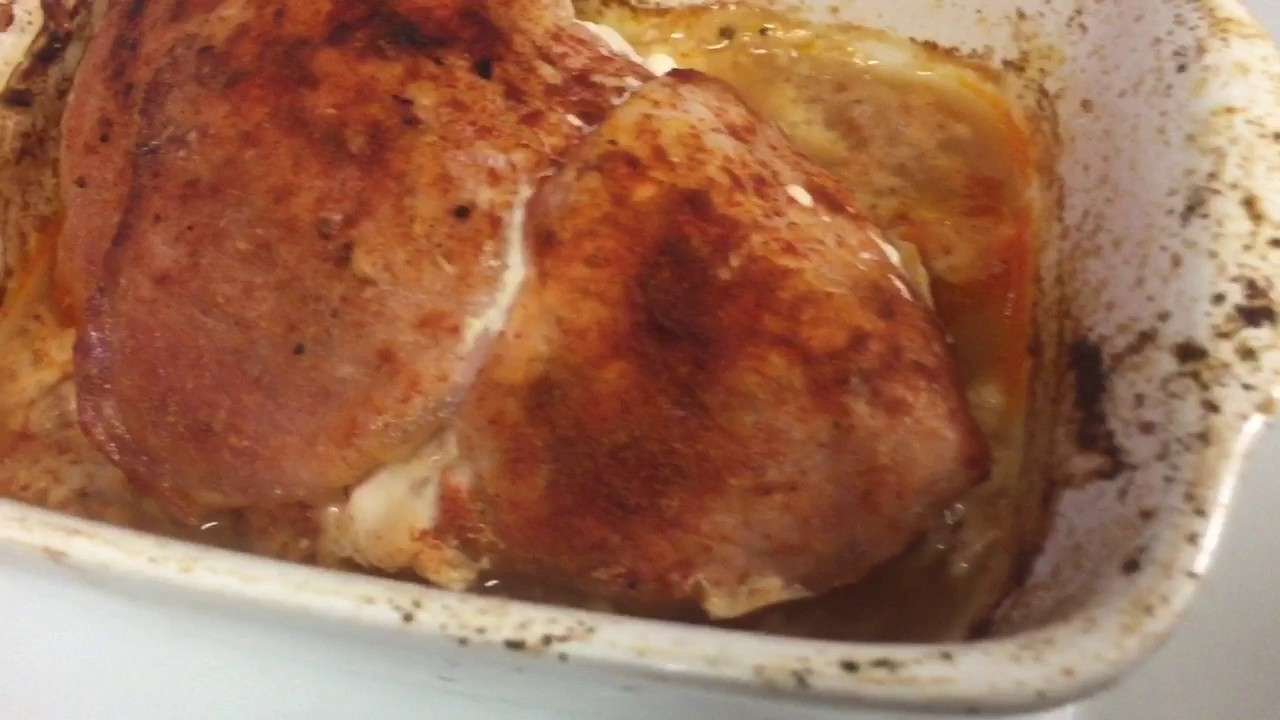 Chicken stuffed with cheese and paprika