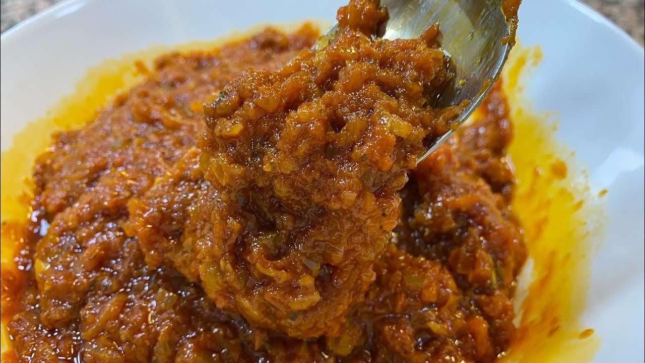 HOW TO MAKE PIZZA SAUCE AT HOME / you can use this for quesadillas and for pasta