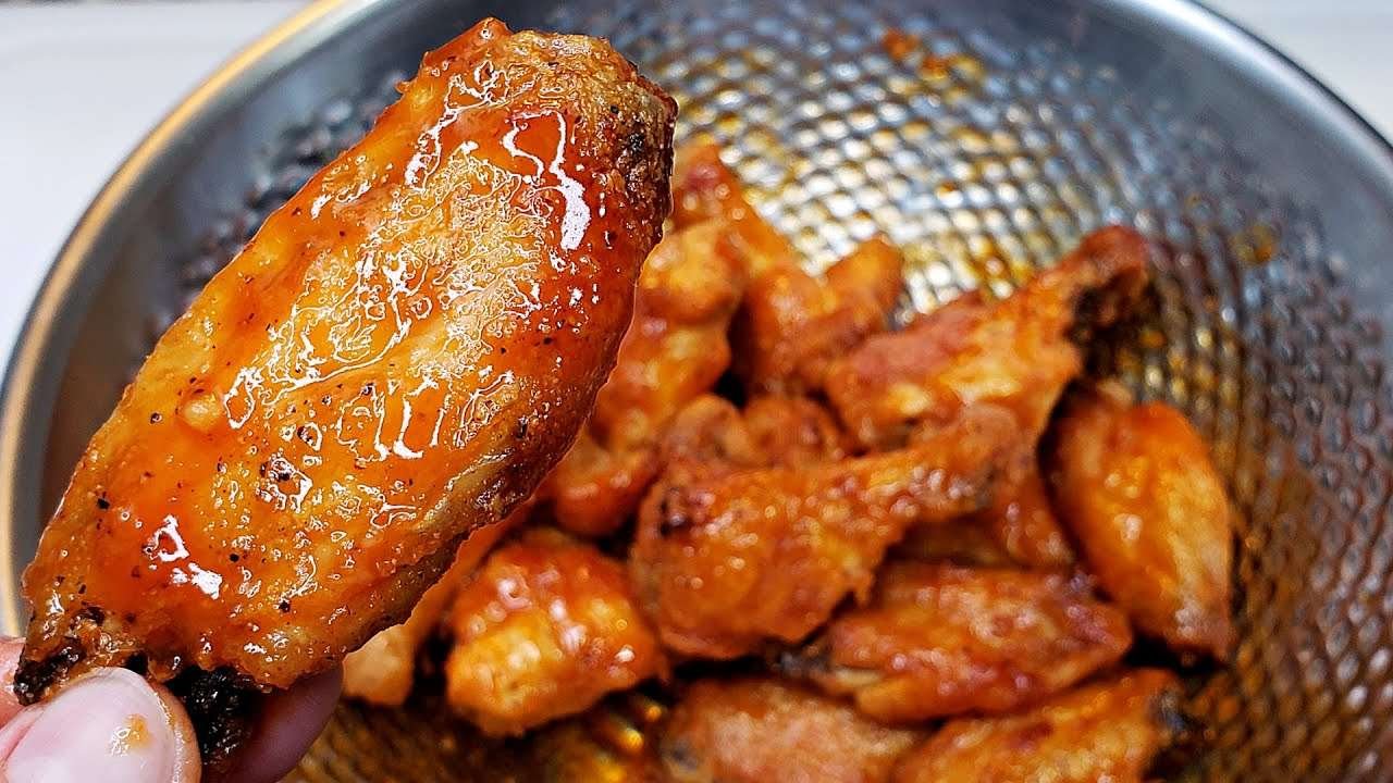 CRISPY BAKED WINGS | Easy Oven Baked Wings Recipe | Simply Mamá Cooks