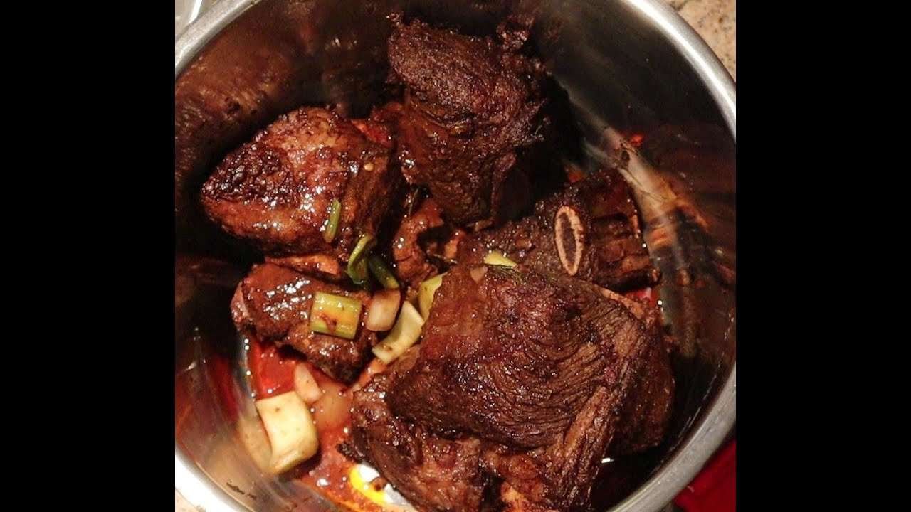 Top #1 Beef Short Ribs in Instant Pot Recipe "Brazilian Style" in Gravy Red Wine