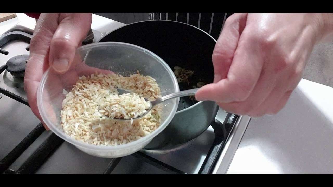 Vegetarian Spaghetti with Chickpeas and Green Olive