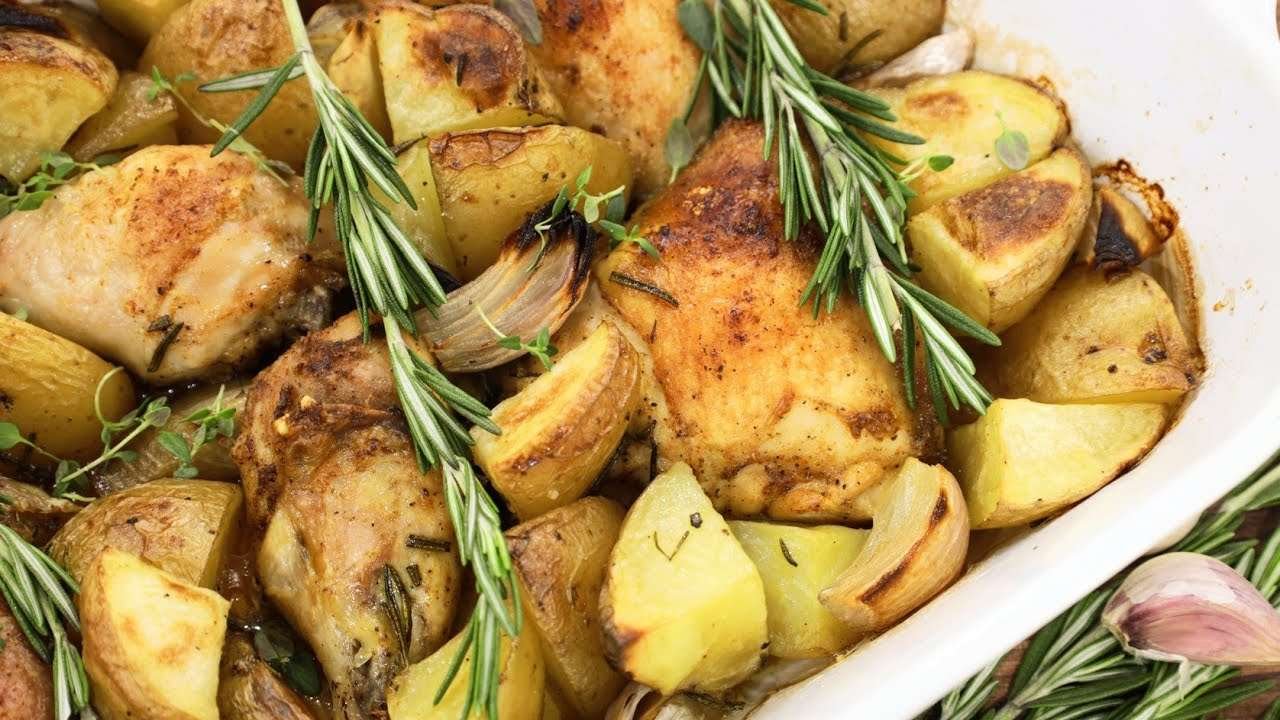 Сhicken and potato bake with garlic and rosemary | One pan recipe