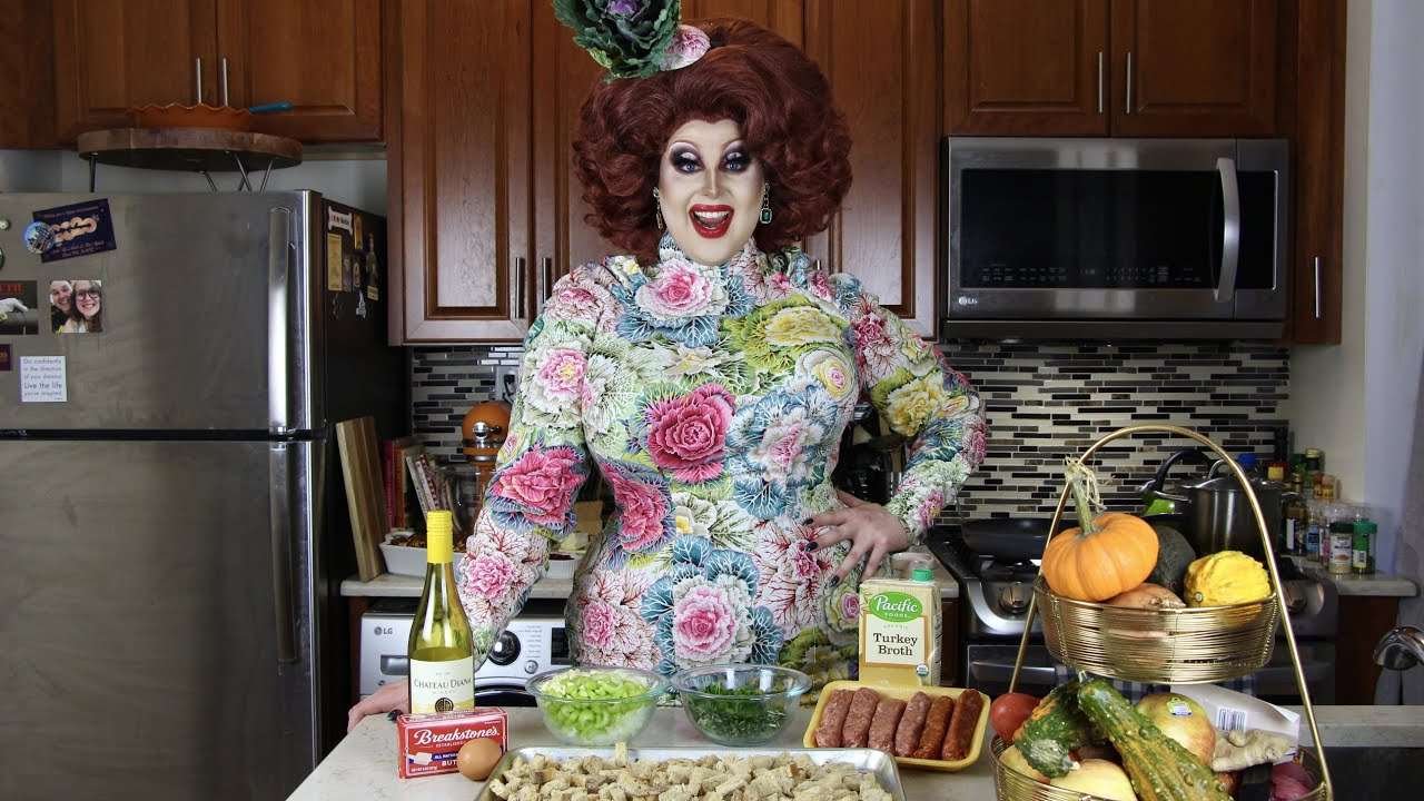 "CLUCK THAT!" S2 Ep4 Thanksgiving Sausage Stuffing and Mashed Potatoes | Selma Nilla | Drag Queen