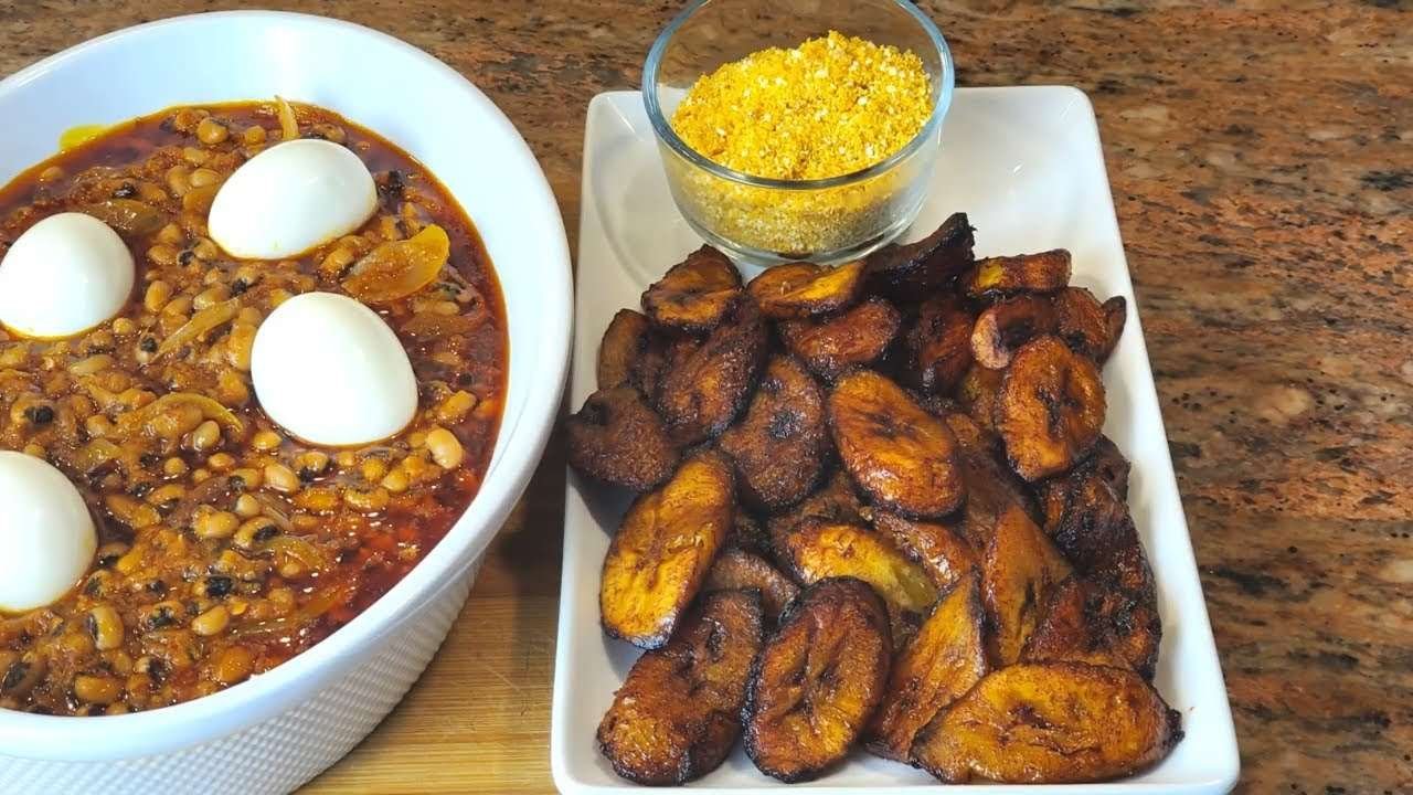 BEAN STEW GHANA STYLE. || MY HUSBANDS FAVORITE DISH || BEAN STEW RECIPE || SHANI'S KITCHEN KREATIONS